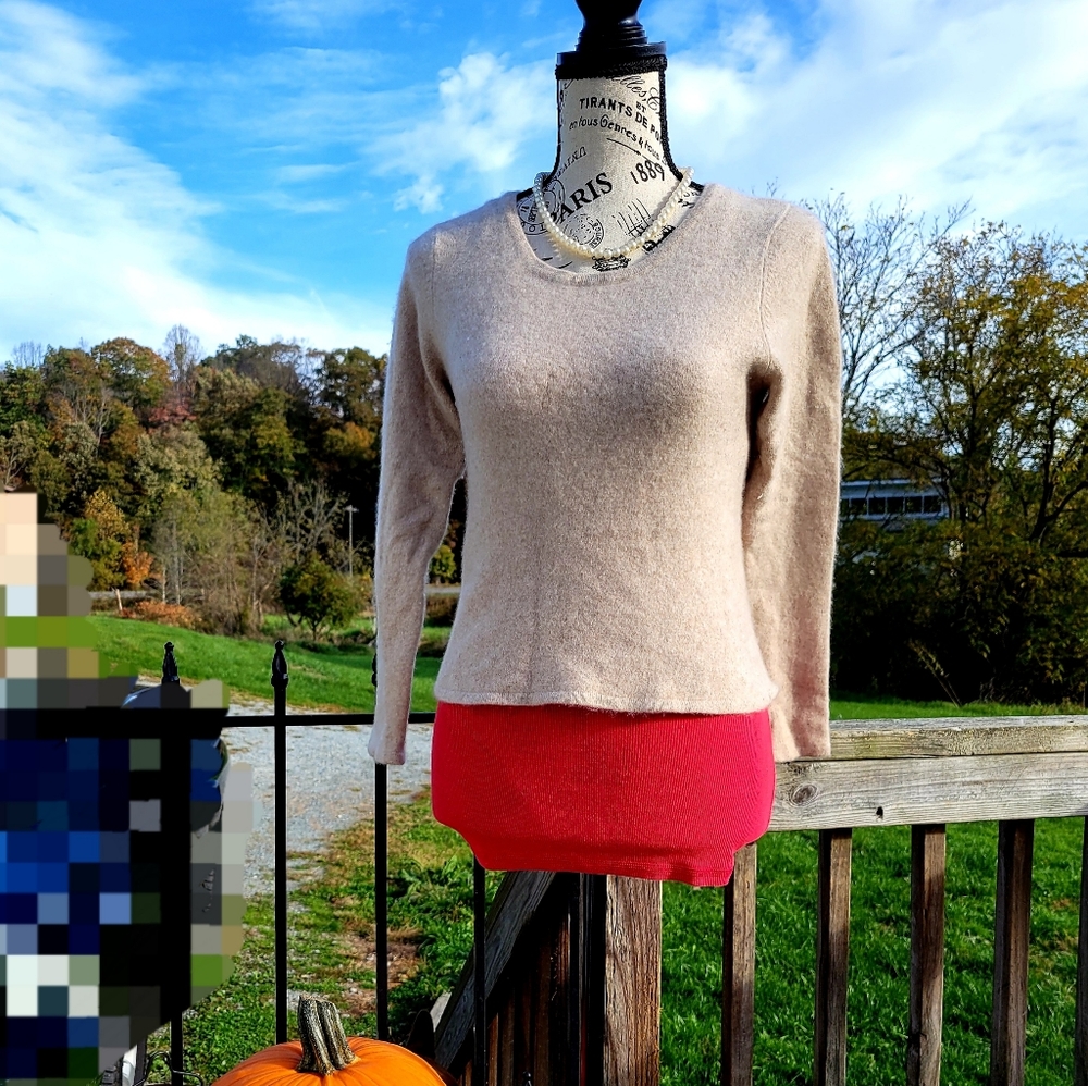 FINAL PRICE - Vintage Size S Beige Cashmere Sweater